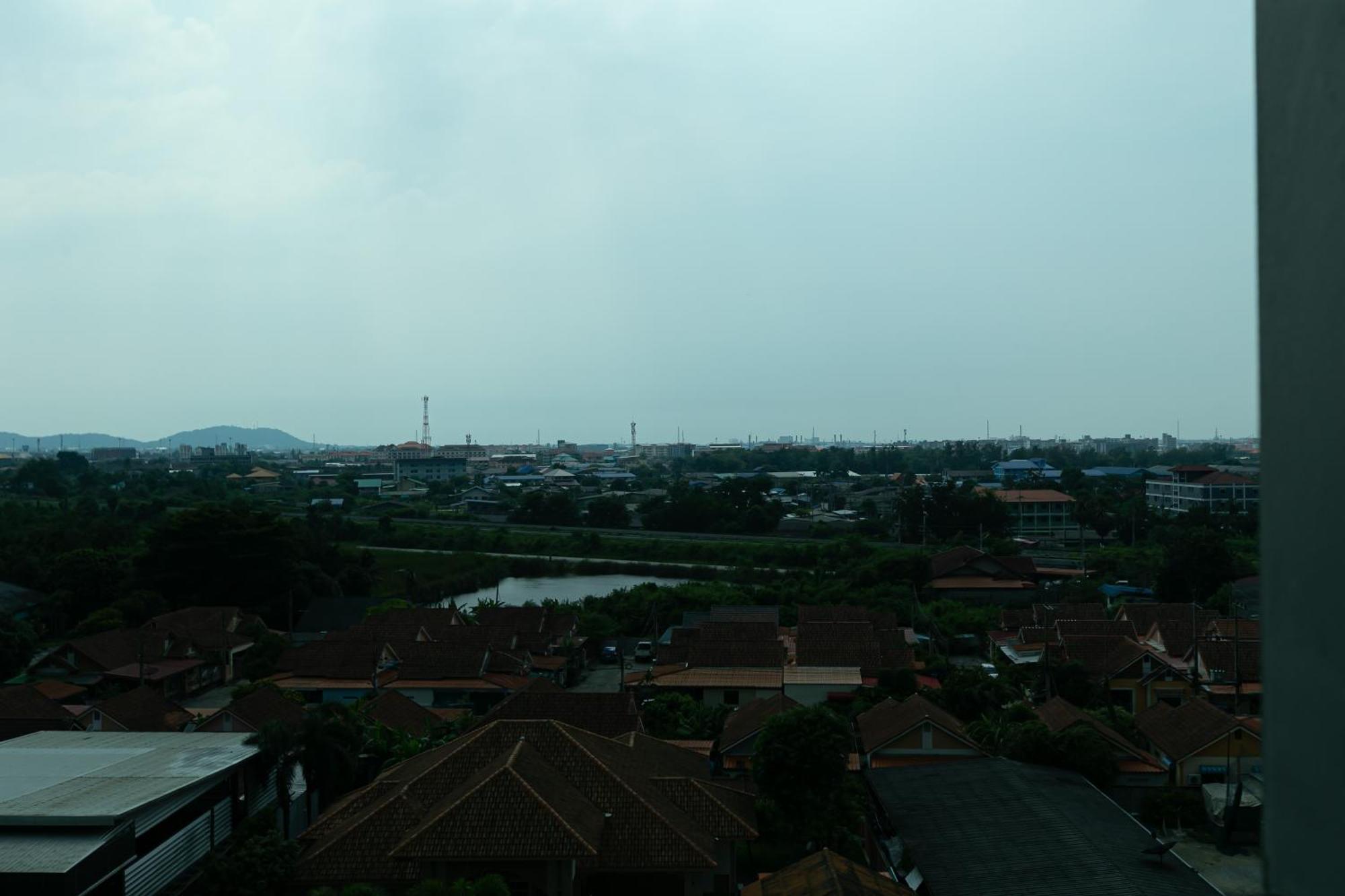 Farthai Residence Phan Thong Dış mekan fotoğraf
